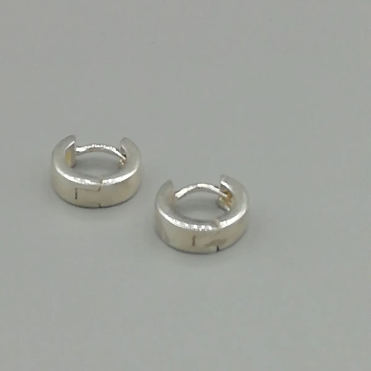 11 mm silver hoops | Band hoops | Hinged hoops | Minimalist hoops | Silver ear hoops |  E201