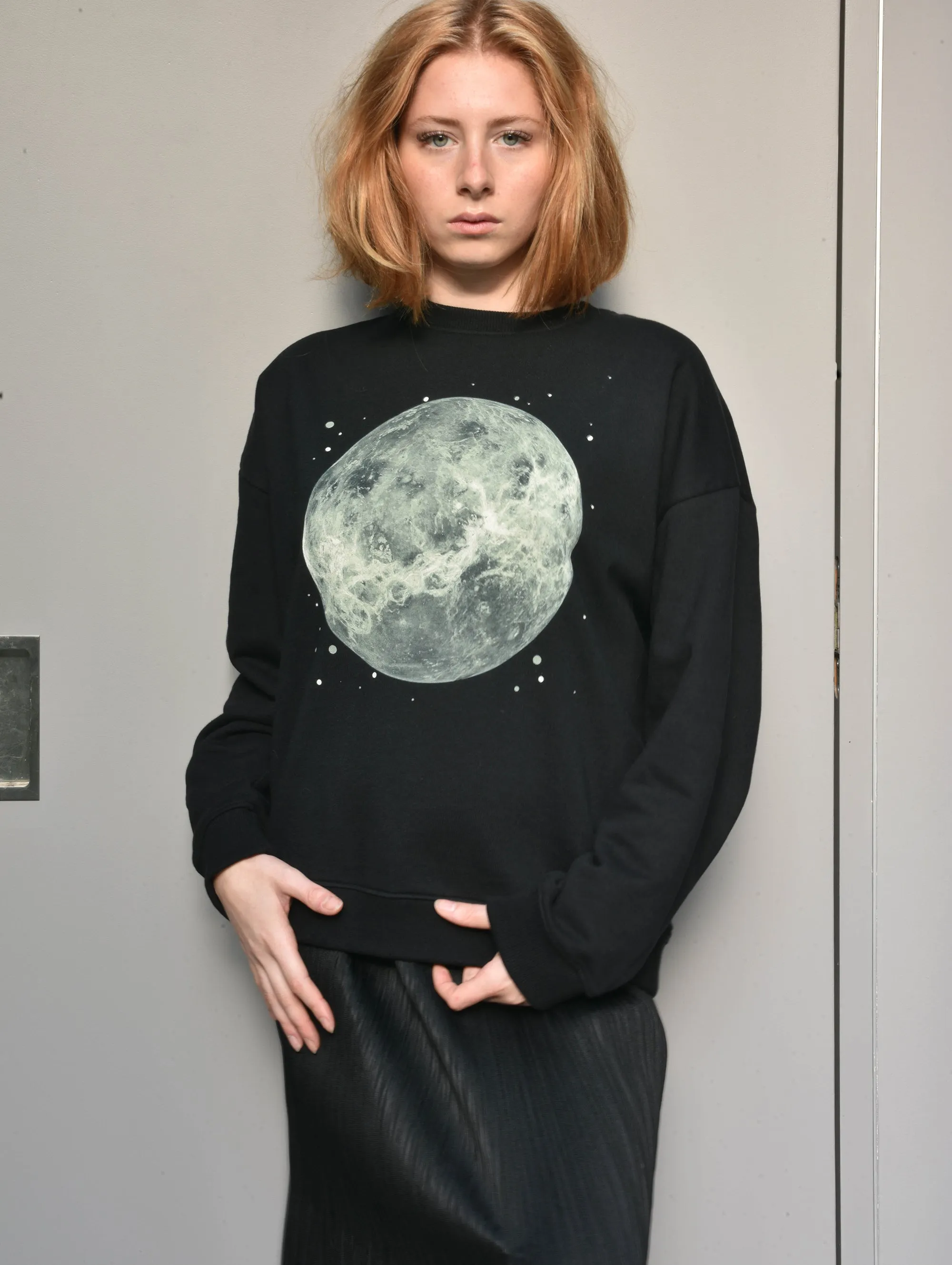 BLACK MOON SWEATSHIRT